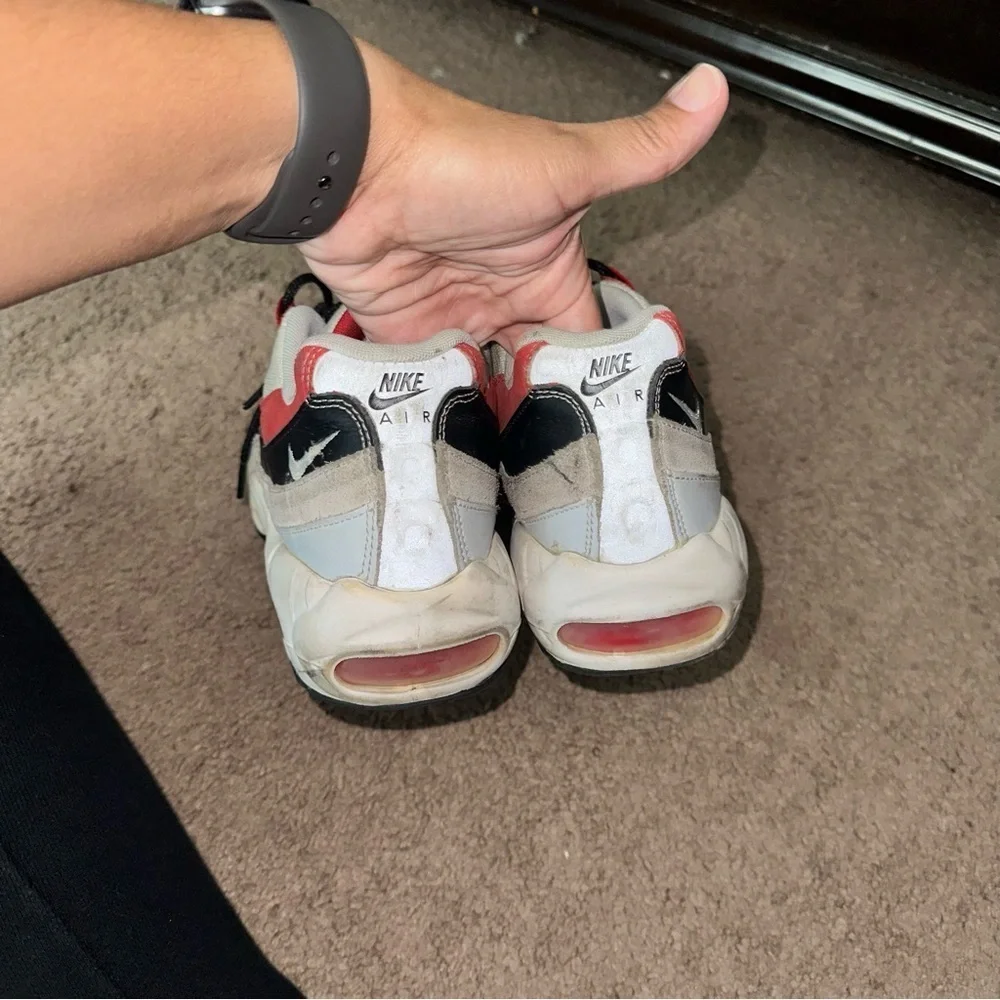 Nike White and Red Sneakers with Black Details